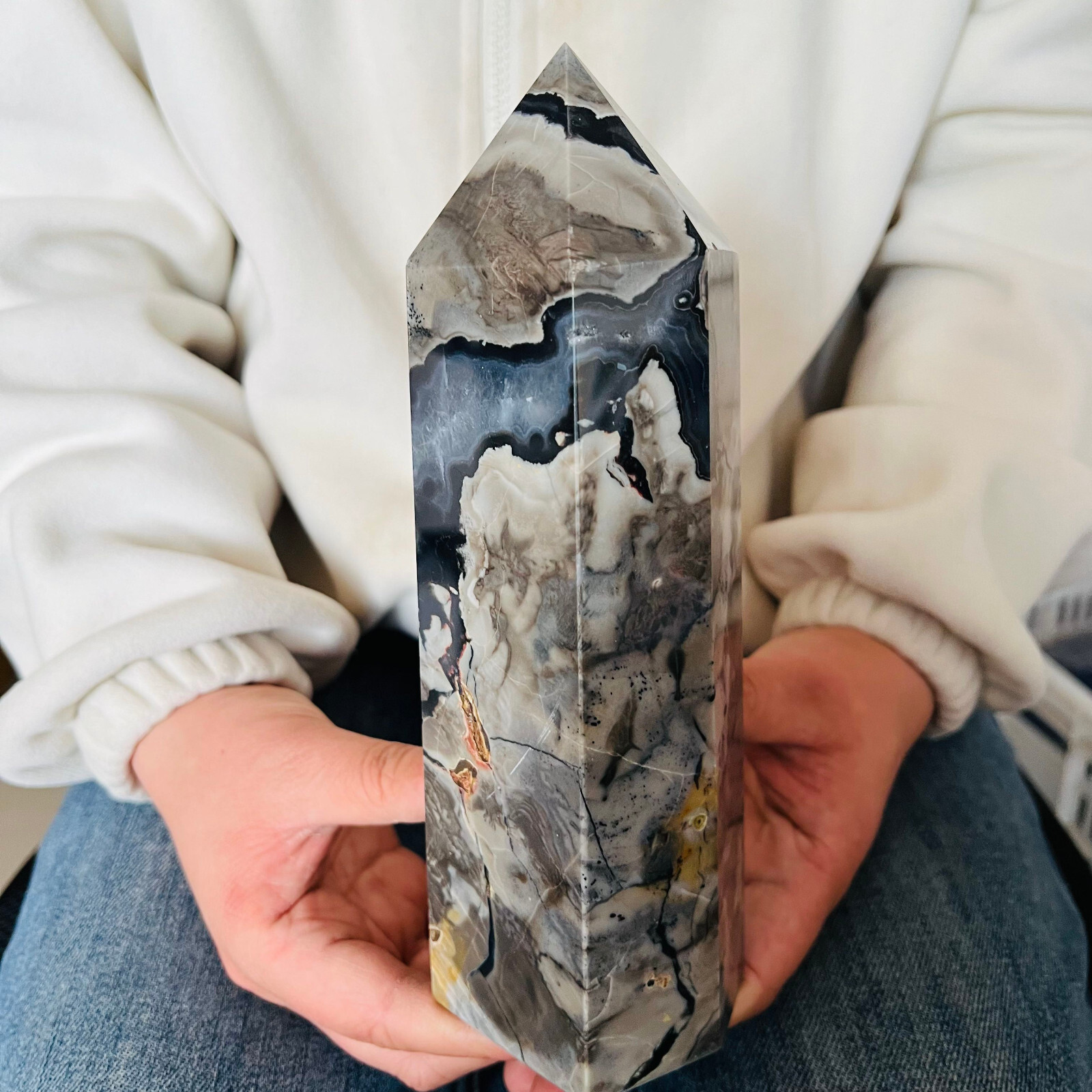 3.63LB Polishing and Restoration of Natural Volcanic Agate Crystal Tower 1650g