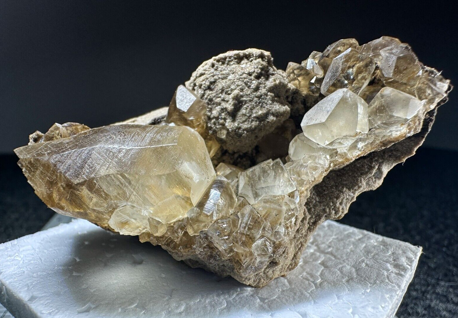 ➤ 3 Inch CALCITE CRYSTAL CLUSTER on Matrix – Anderson Indiana VIDEO➤578