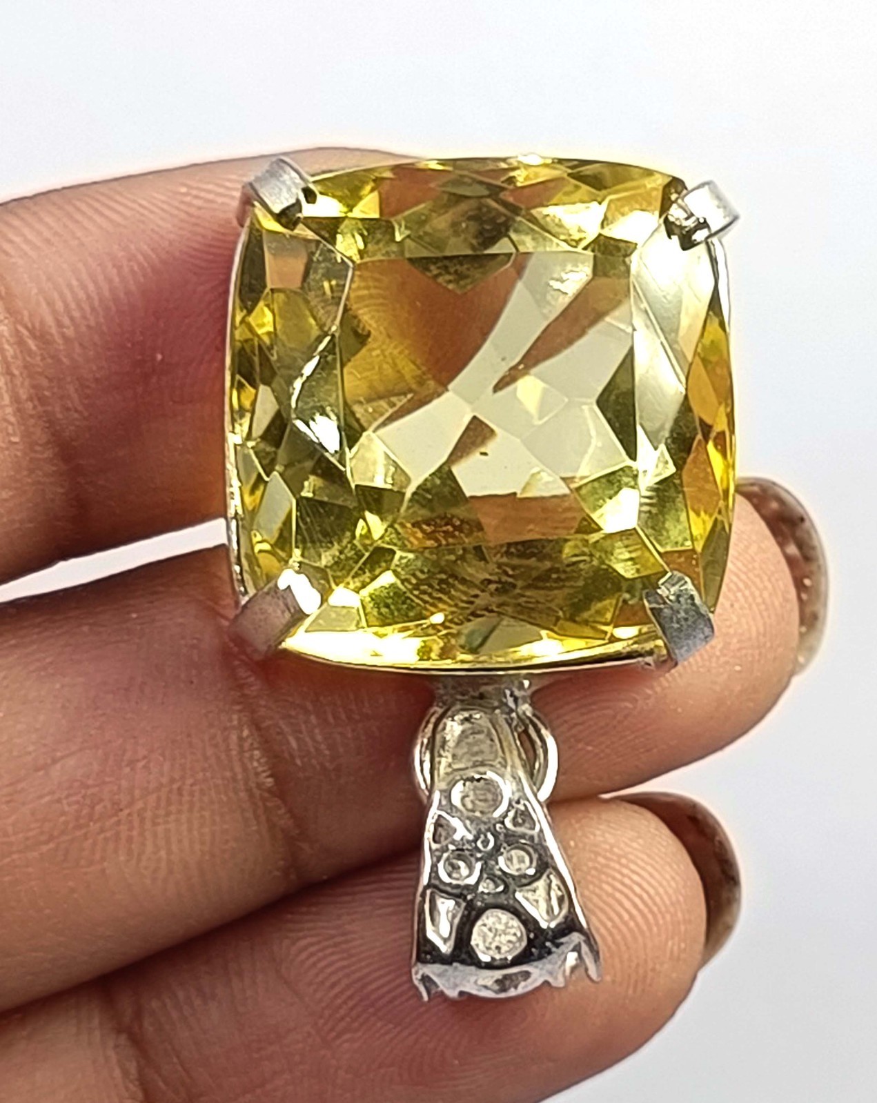 48 Ct Natural Yellow Sapphire Pendant Cushion Shape 925 Silver Chain Gems 6LHE