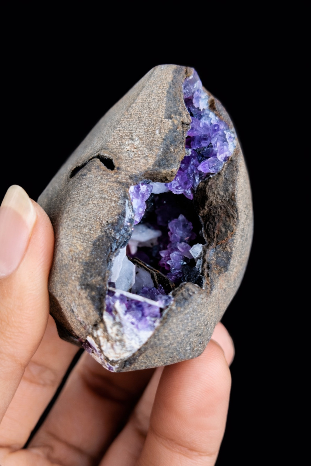 Natural Amethyst Geode Quartz Cluster Crystal Specimen 95g 6x4cm