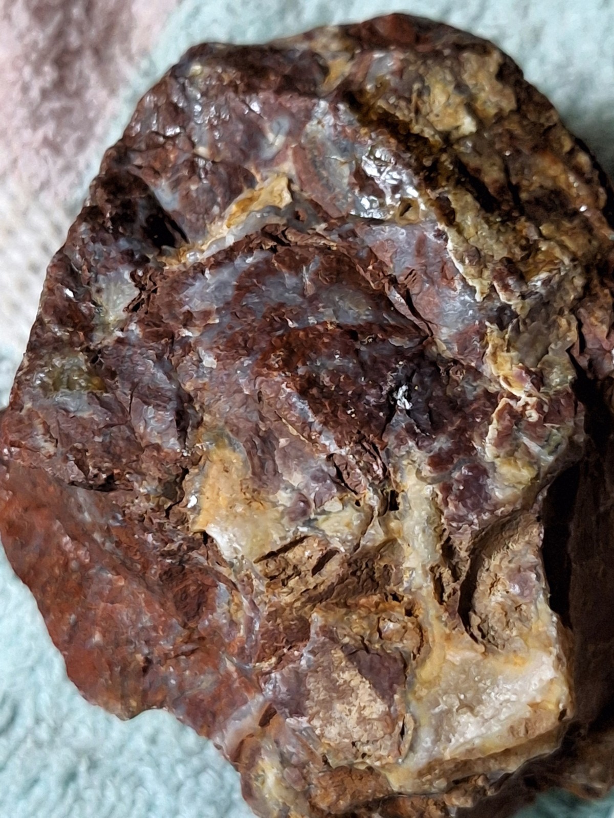 Vtg. Collectors Rock~Dark Red W/Crystals~Weighs 9.91oz.~3″x2″x1 3/4″~ #1840