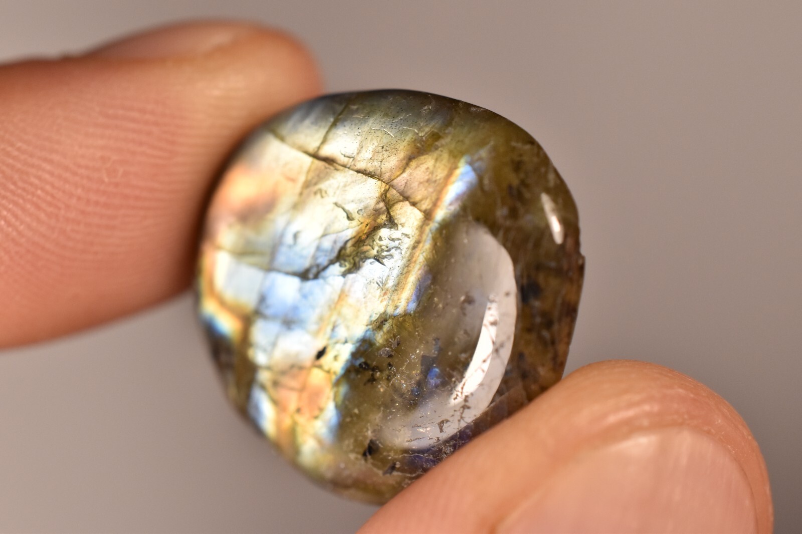 *LABRADORITE* Flat Stone 2.5cm 6.6g Palm Worry Thumb Tumbled Healing Crystal