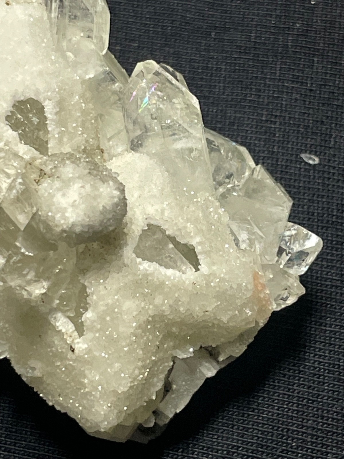 Natural clear Apophyllite in quartz mineral stone 68 gr 3.5×6.3×3 cm video