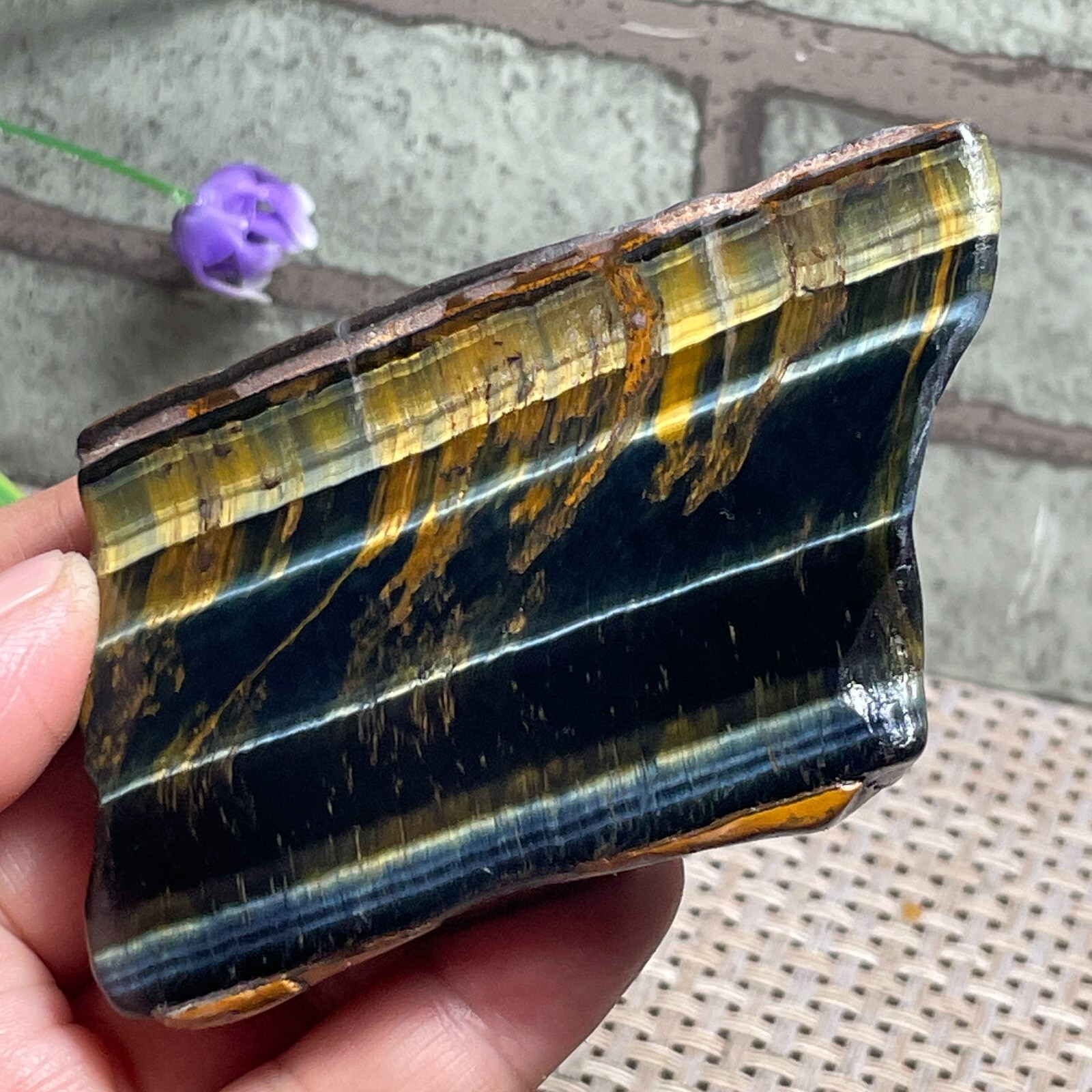 Natural blue tiger’s-eye rough raw stone rock specimrn madagescar 141g AP257
