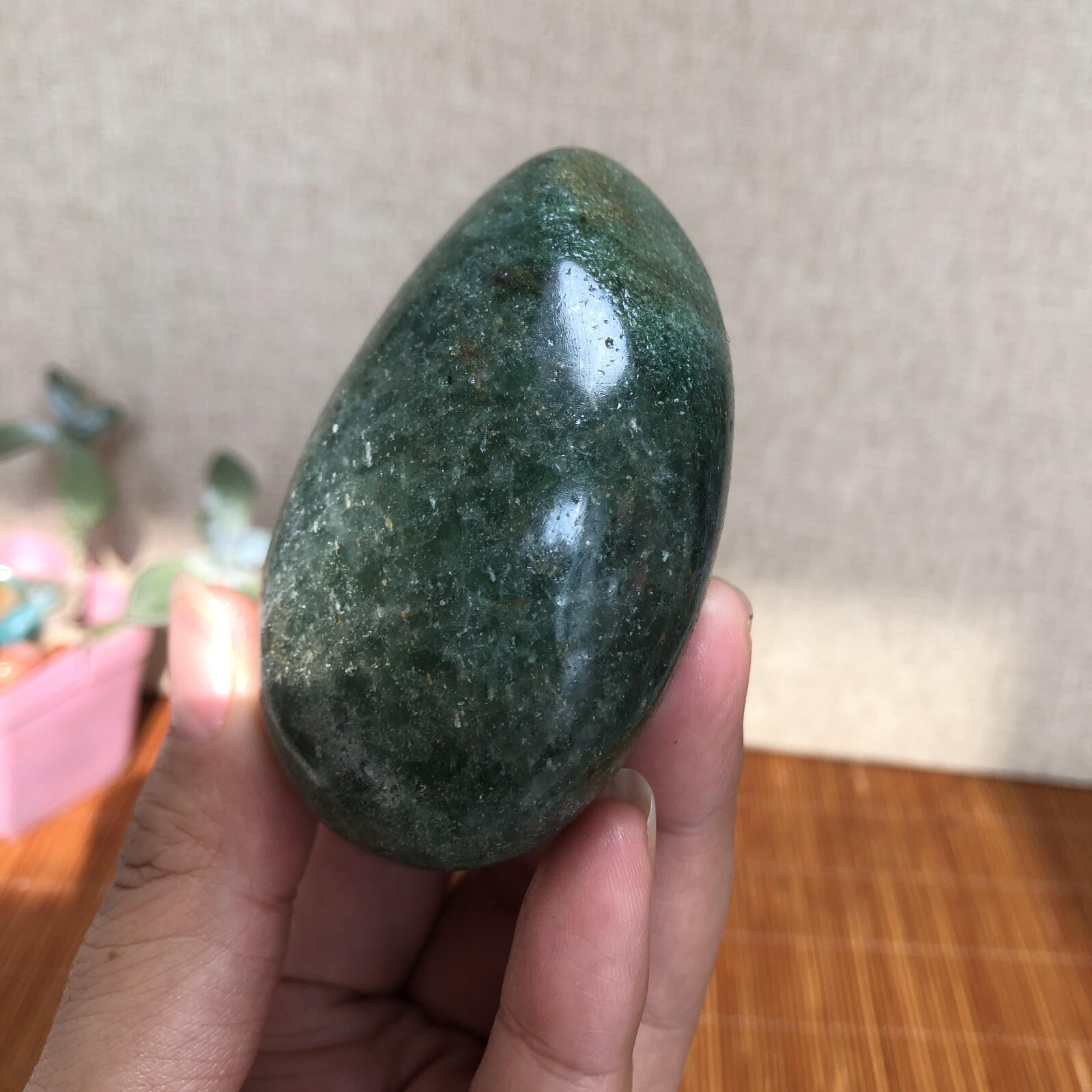 71mm Natural Green Strawberry quartz crystal egg shaped healing 176g A3677