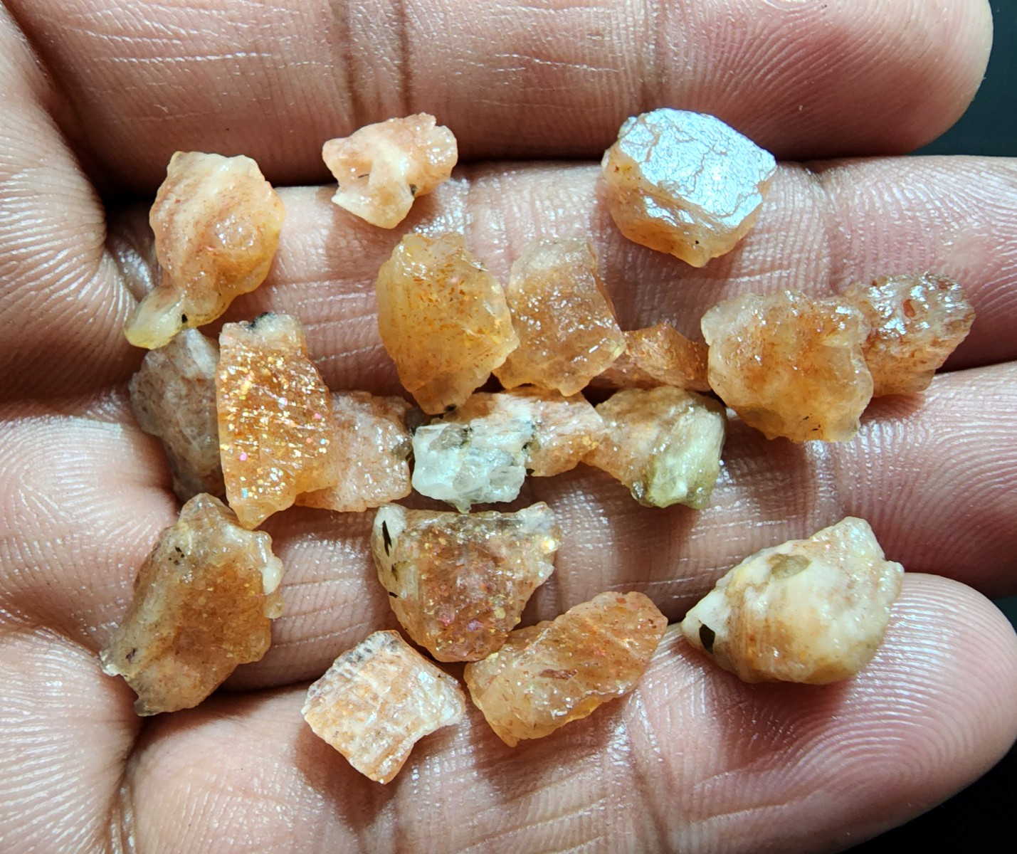 Shiny Sunstone Rough Gemstones 19 Pcs 8-12mm Loose Natural Beads for Jewelry