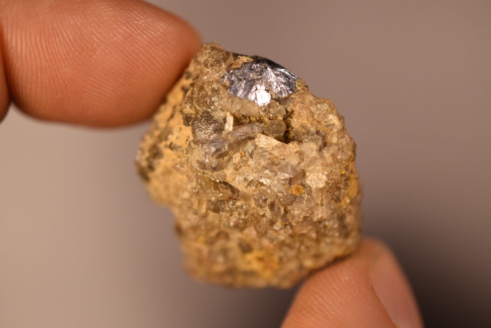 3 *AUSTRALIAN MOLYBDENITE* Specimens 2-4cm 37.5g In Matrix Kingsgate NSW