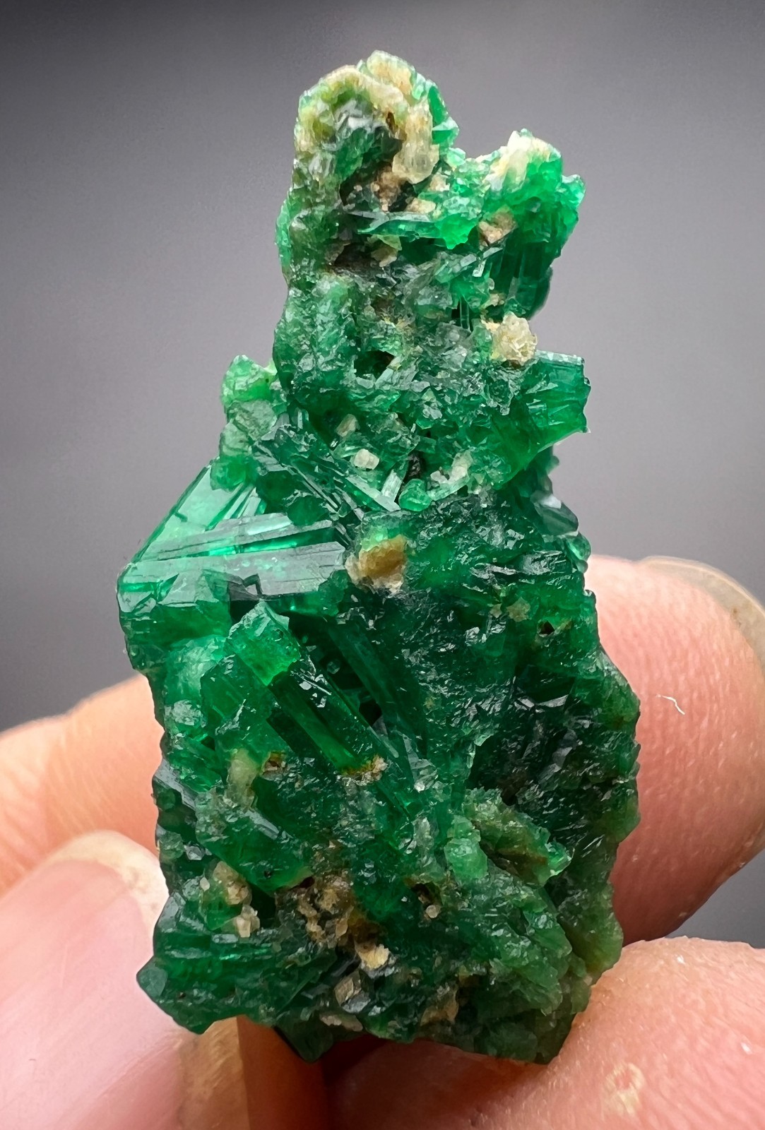 21 Ct Full Terminated Top Green Panjshir Emarald Bunch Crystals @Afg
