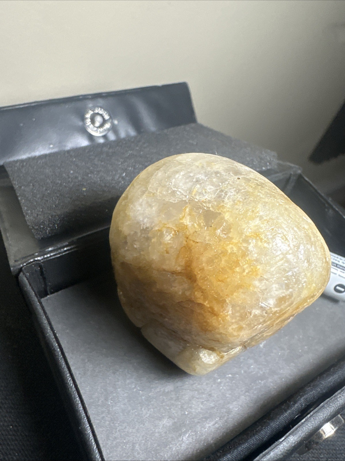 Beautiful yellow And White Quartz With Different Colors Bandings