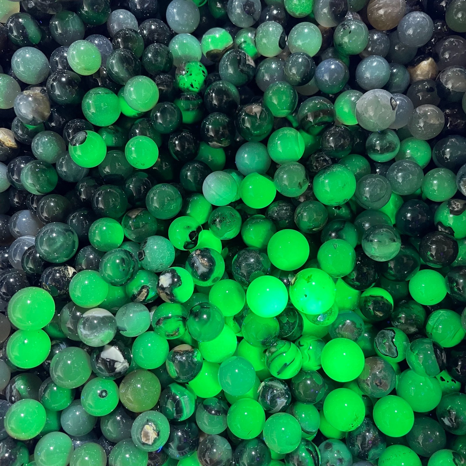 10pcs Volcanic agate Mini sphere crystal ball home decoration fluorescent agate