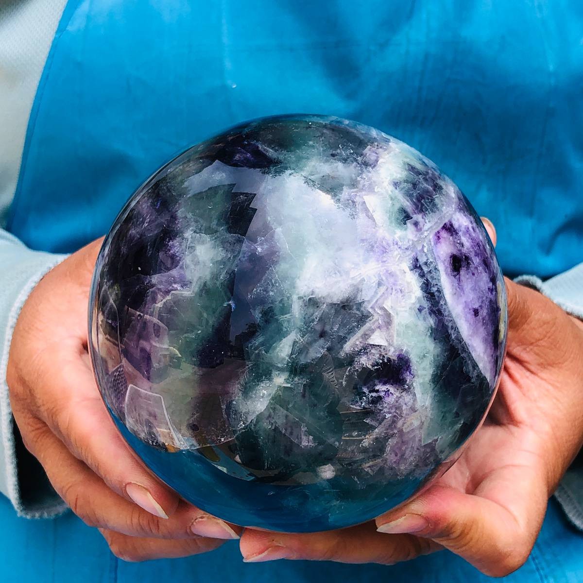 2240G Natural Green Coloured Fluorite Ball Quartz Crystal Reiki Healing 5464