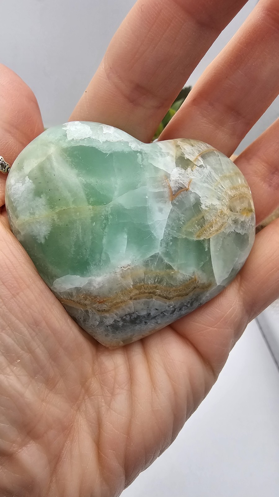 ✨️SALE ✨️ green Caribbean calcite heart Palm Palmstone 94g 5.9cm beach calming