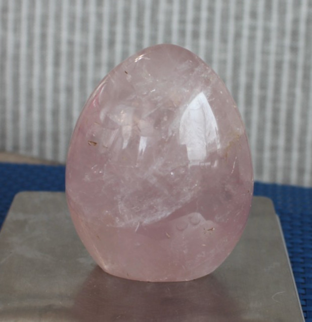 ROSE QUARTZ FREEFORM 2.92 X 2.32 INCHES/ 231.8 GRAMS