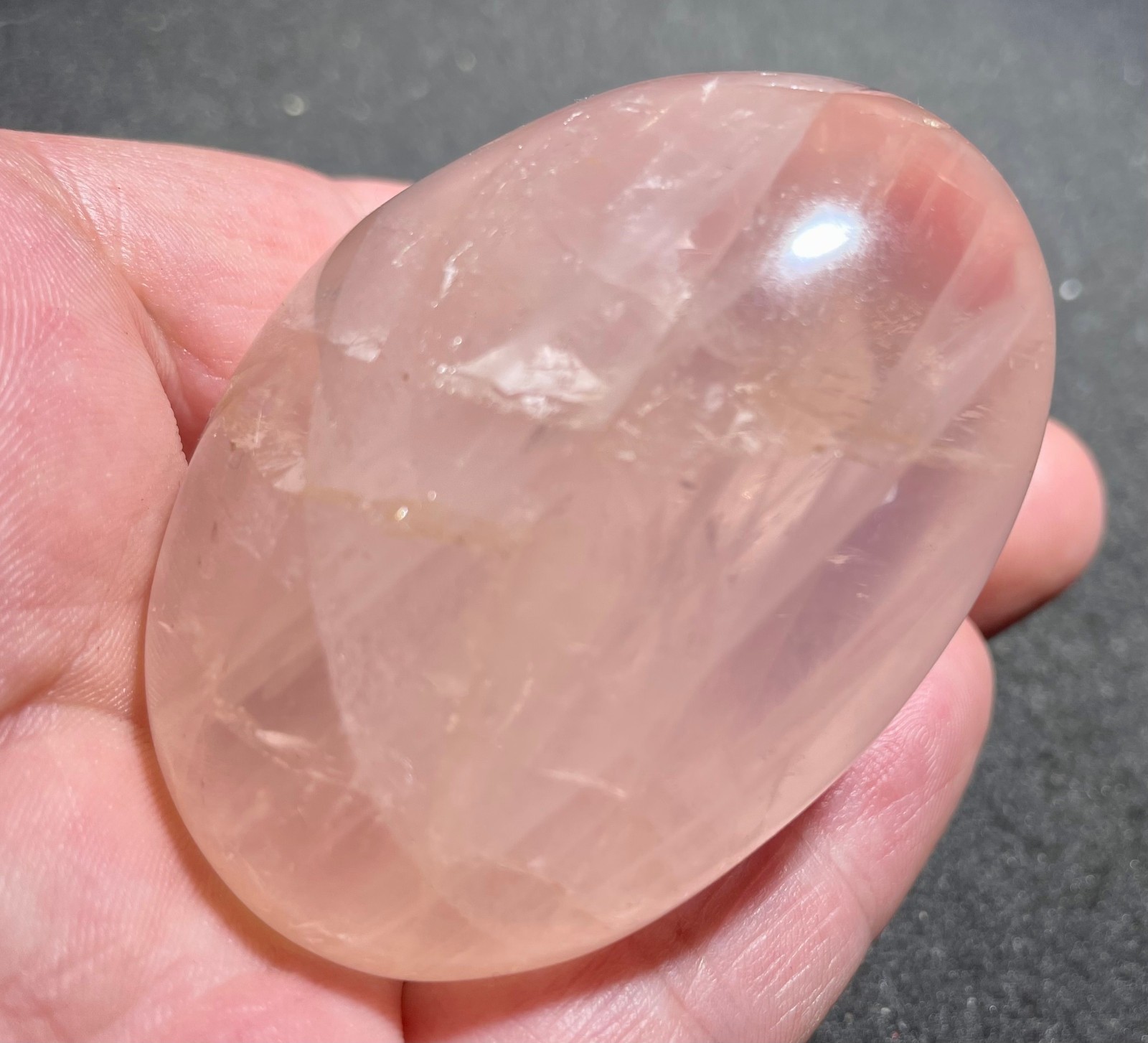 108g Natural pink crystal hand-held for playing with the crystal promotes healin
