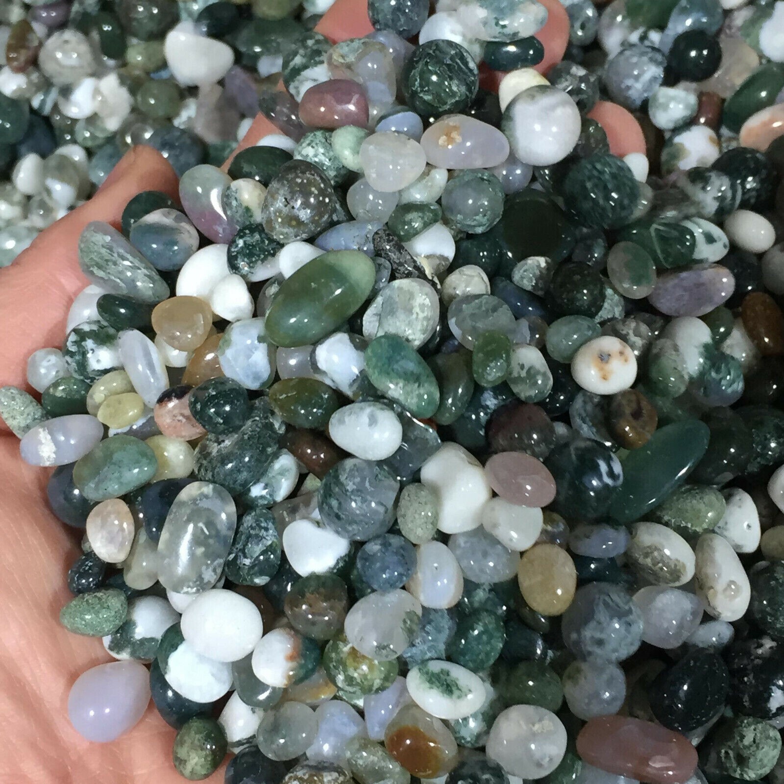 wholesale Natural water agate, quartz crystal, mineral, fish tank decoration 50g