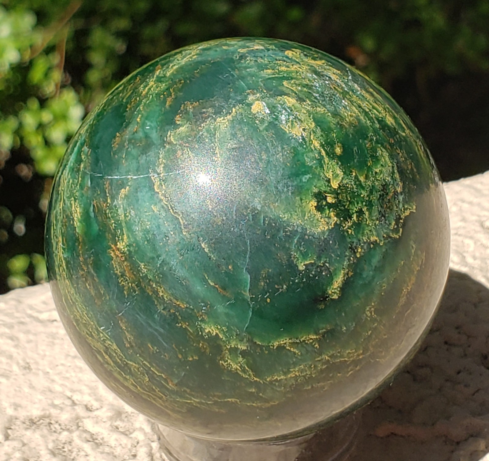 2.2″ Natural Green Emerald Sphere Ball Orb, 257g or 9 oz