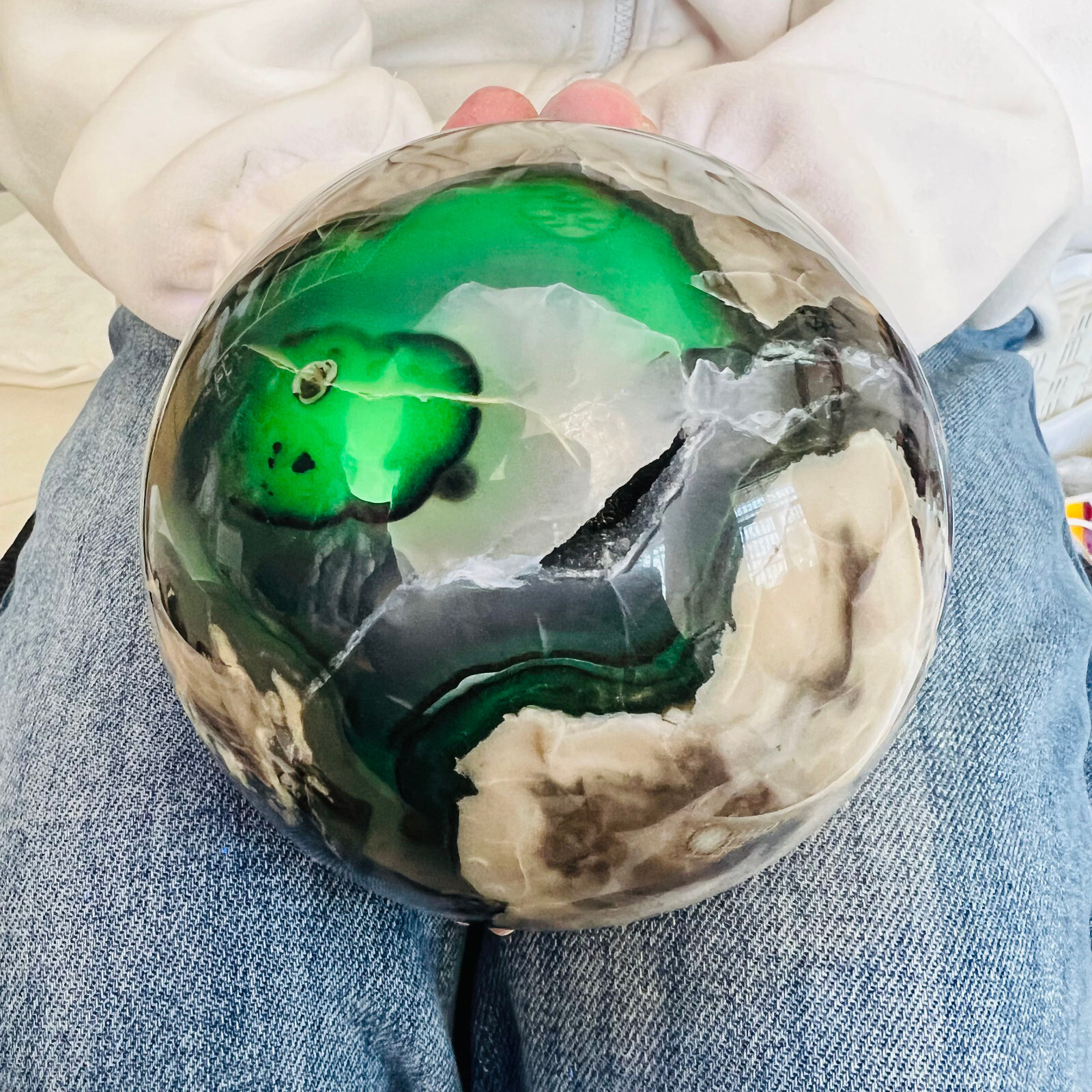 4.51LB Natural volcanic agate crystal cave ball polishing and healing 2050g