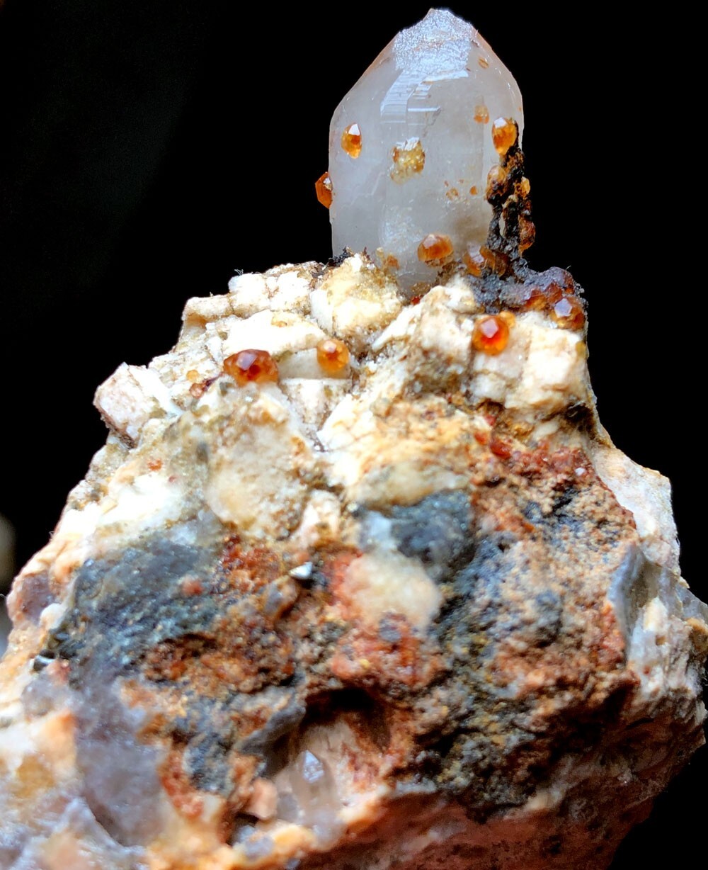 84g Brand new Rare Black SMOKY QUARTZ Crystal Point &Garnet Spessartine r978
