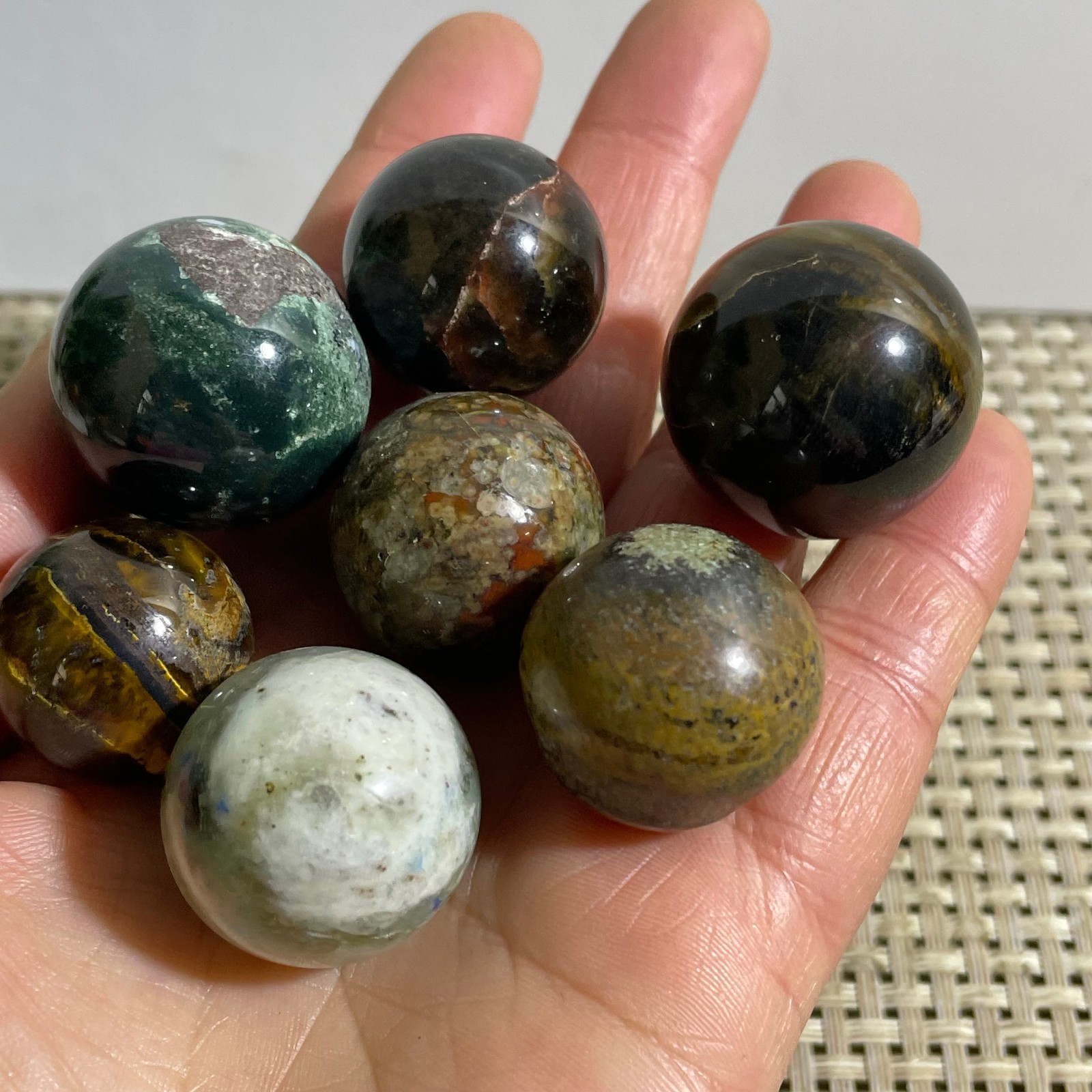 7pcs 150g Multiple combinations of damaged stones