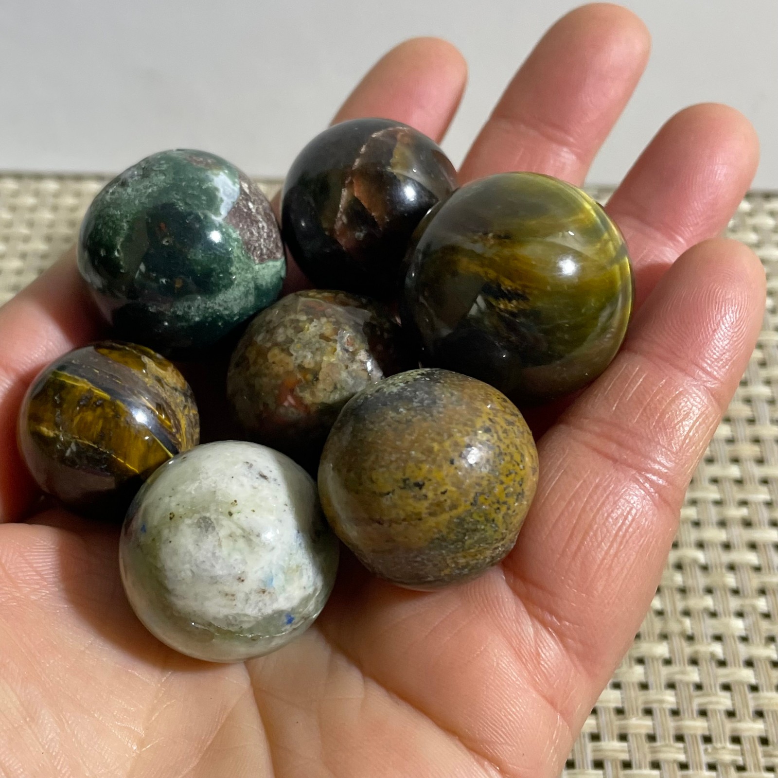 7pcs 150g Multiple combinations of damaged stones