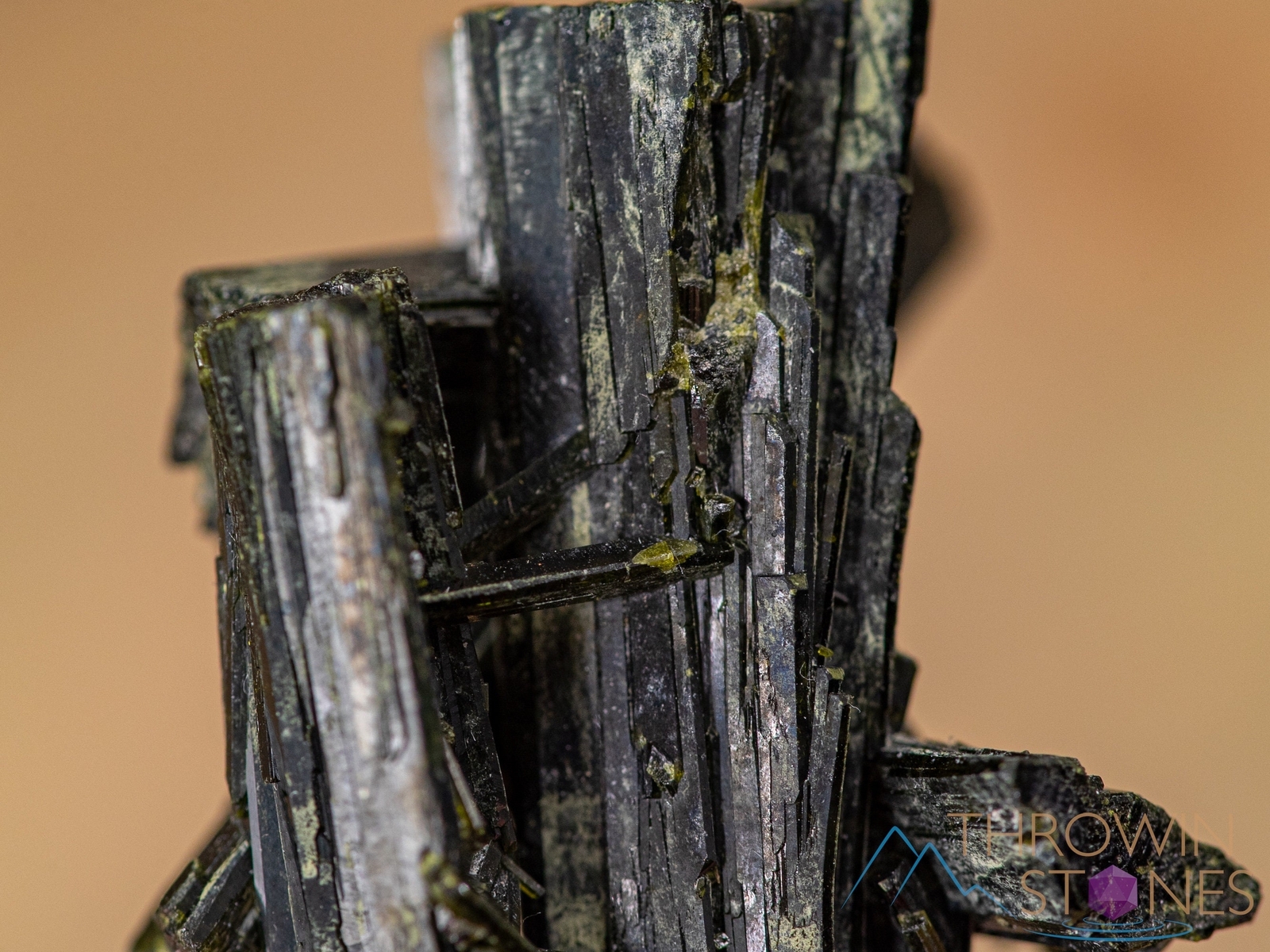 EPIDOTE Raw Crystal Cluster – Housewarming Gift, Home Decor, Raw Stones, 40741