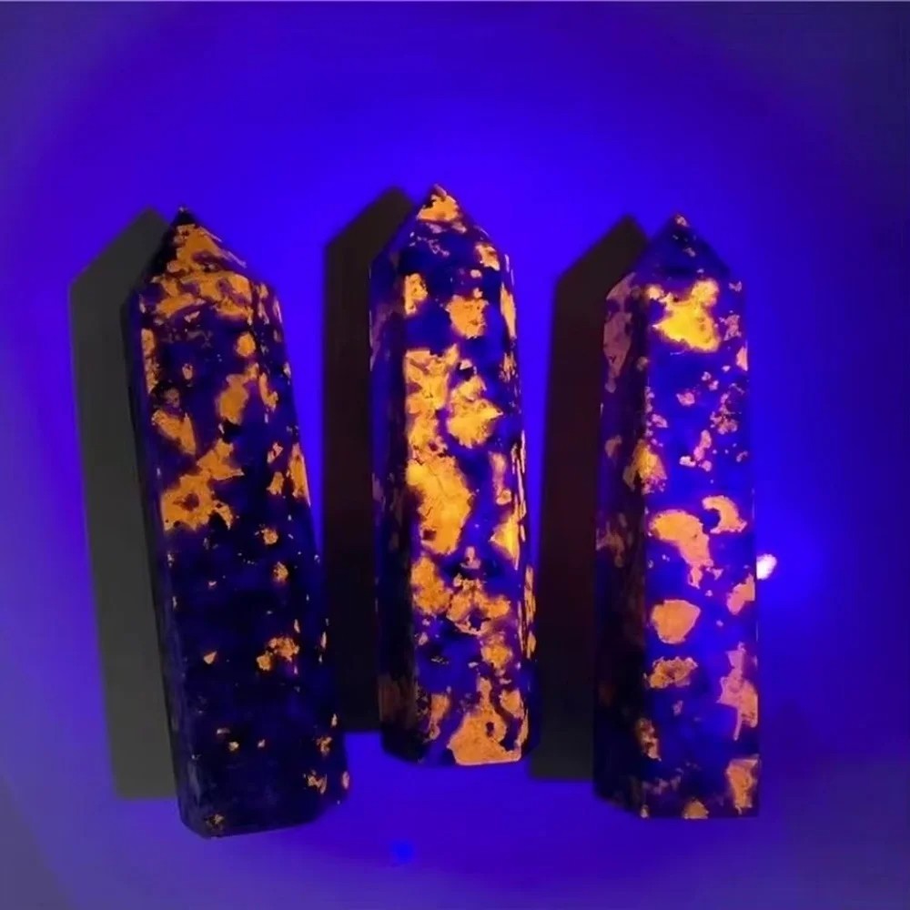 Midnight Yooperlite Tower Point UV Reactive Flame Stone Fire Stone Glowing Gift