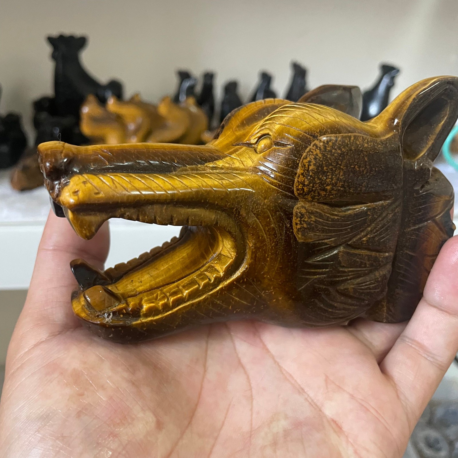 Natural tiger-eye quartz Quartz wolf head Crystal Specimen Reiki Healing
