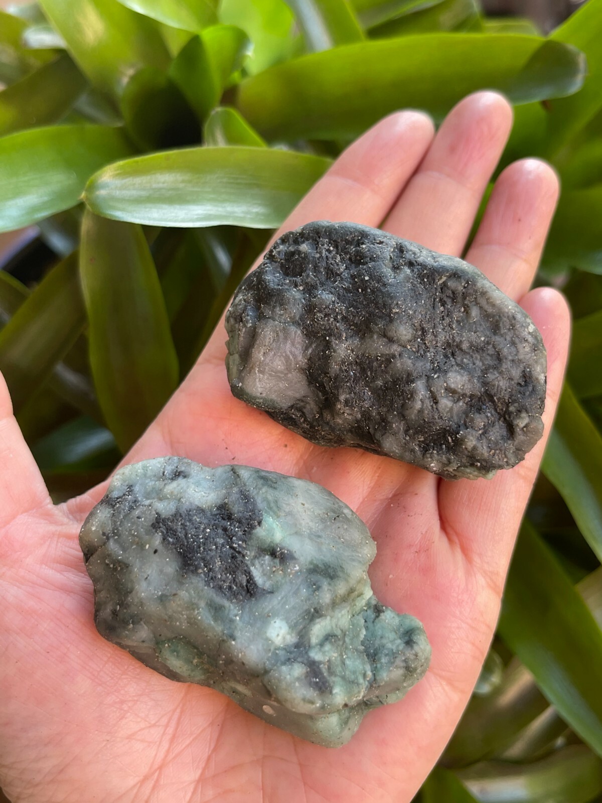 Grade A++ Large Emerald Rough Stones, 2 – 3 Inch Raw Emerald, Wholesale Bulk Lot