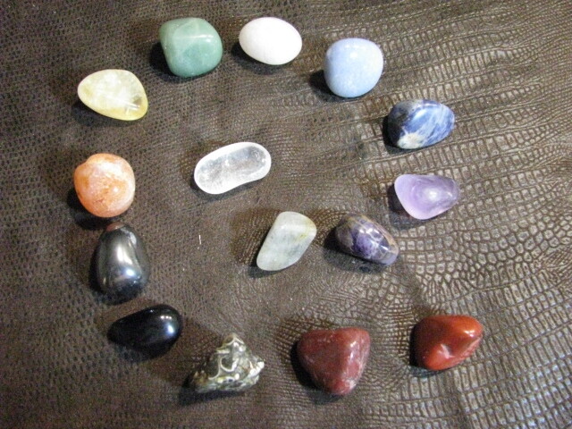 *YOU PICK *15 CHOICES* NATURAL MEDIUM TUMBLE STONES BY THE ROCK 7 Chakra Healing