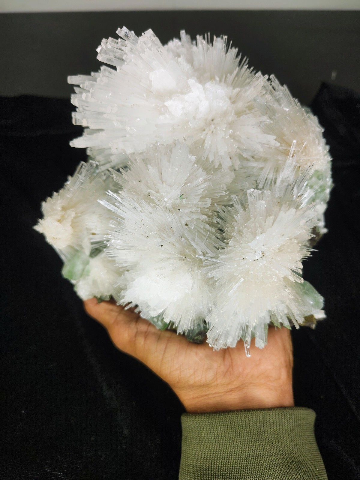 Natural Beautifull SCOLECITE Spray with green APOPHYLLITE minerals specimens