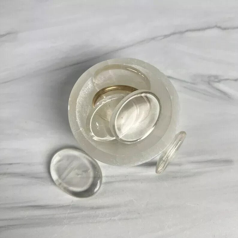 Handmade Natural Clear Healing Crystal Oval Thumb Stone For Home Décor Gift Item