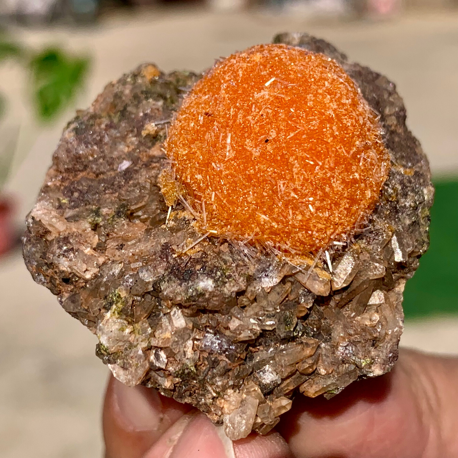 50G Rare Moroccan orange magnesite and quartz crystal coexisting specimen