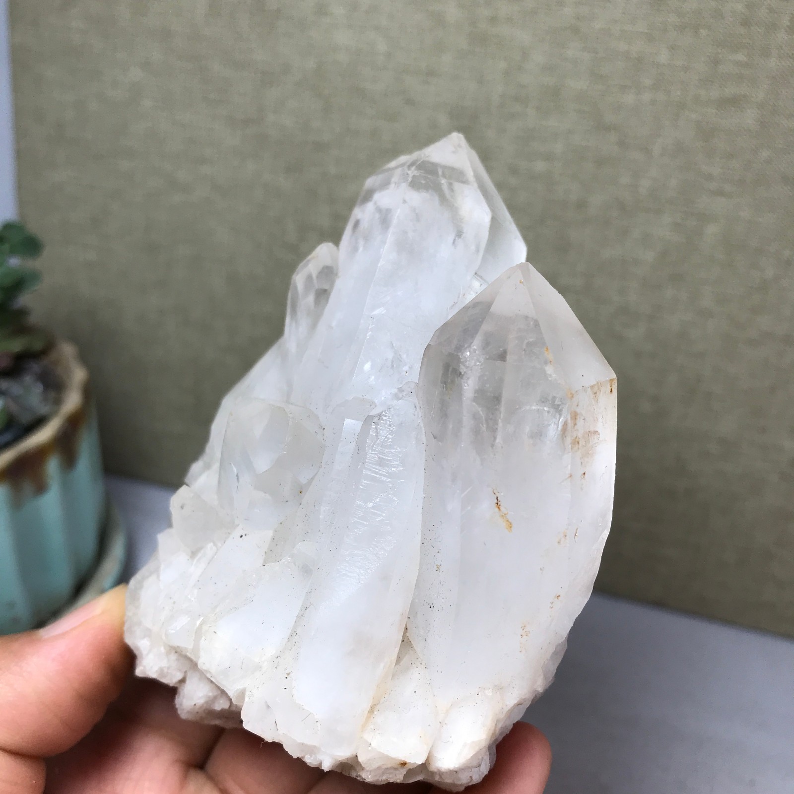 71mm Top Natural crystal clusters pretty Quartz Mineral Specimen 222g A4887