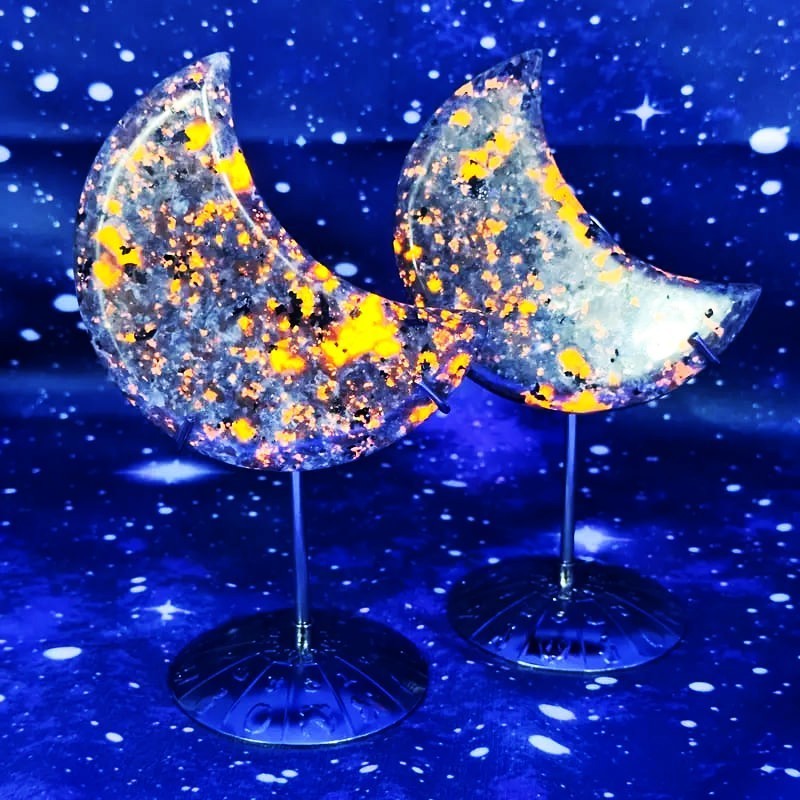 8-9cm Yooperlite Carved Crescent Moon UV Florescent Glowing Crystal Decor Gift