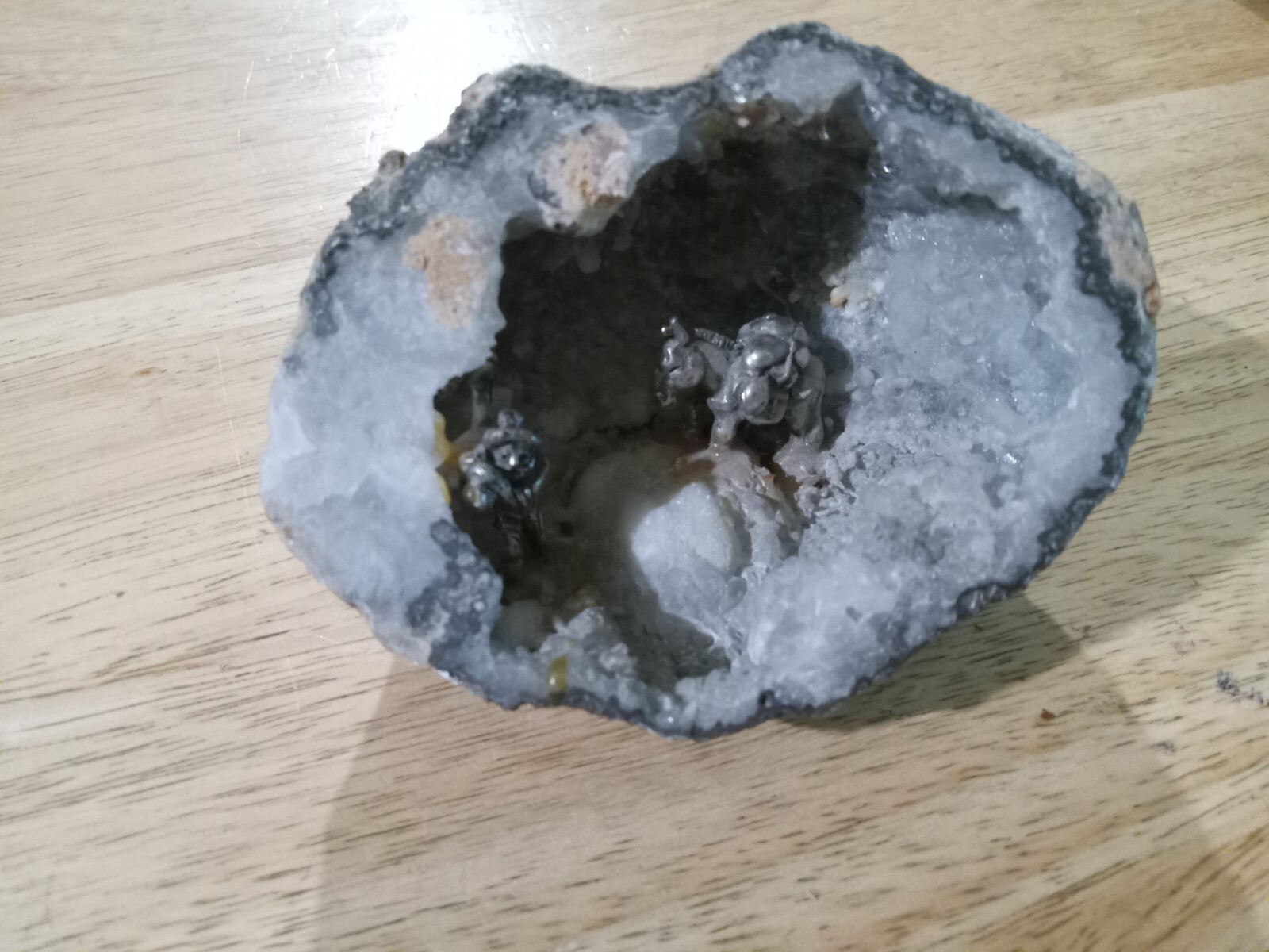 Gold Miner & Donkey Scene in Half Geode 3.5″ x 2.5″ x 2″