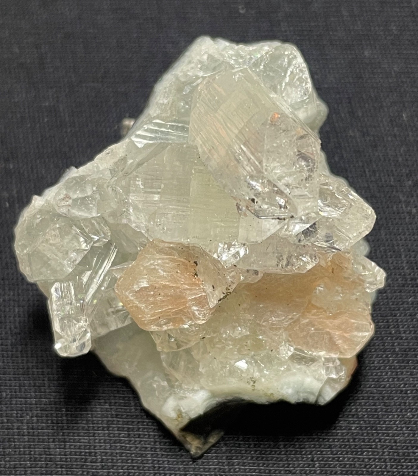 Natural stilbite w/ clear crystal specimen 4 pieces 148 gr