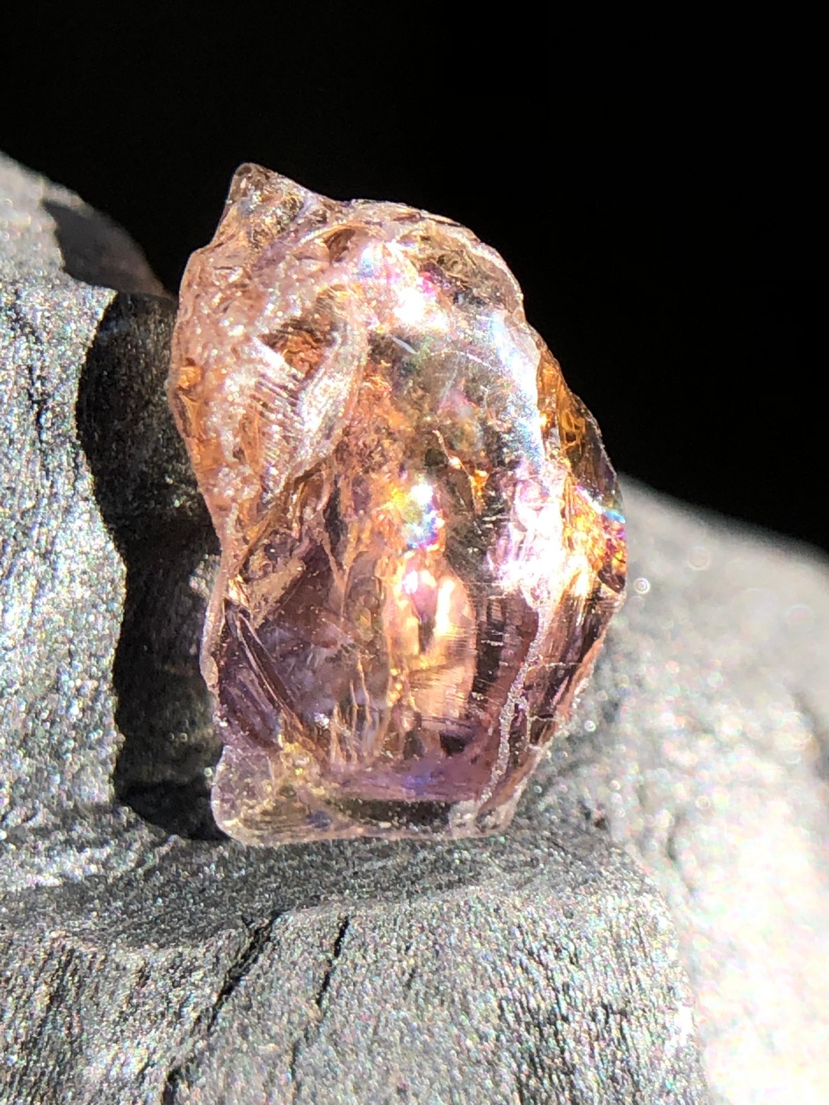 Natural Purple Brown Grey Yellow Tanzanite Crystal 2.80 Ct Loose Tanzanite Rough