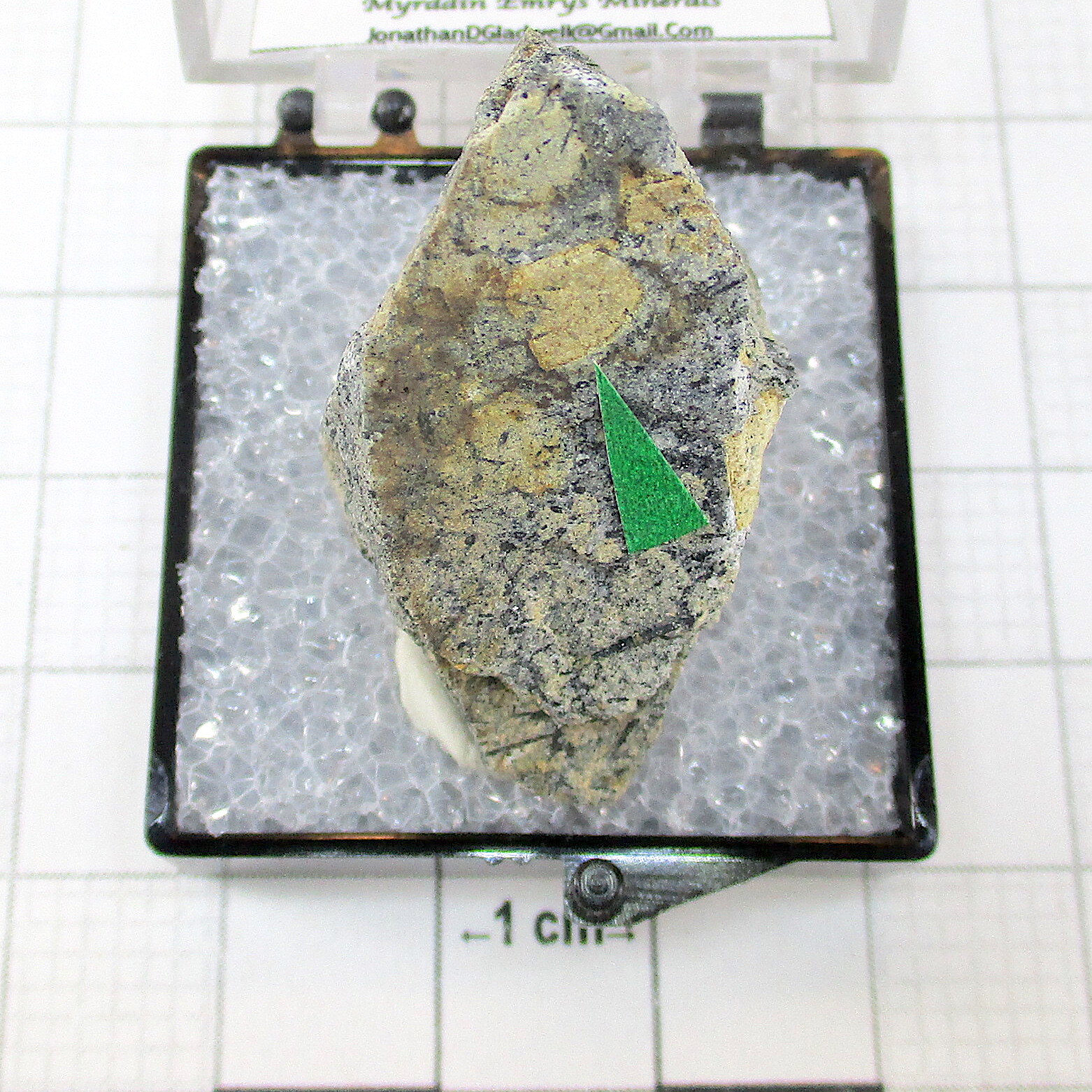 04861 TN Narsarsukite Selsurt Mount Lovozero Russian Federation 2693