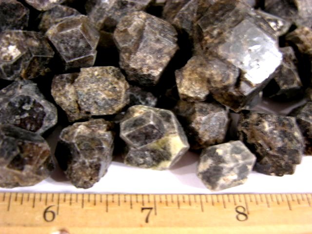 Garnet crystal yellow amber bigger dodecahedron Mexico 1/4 pound lot 4 + pieces