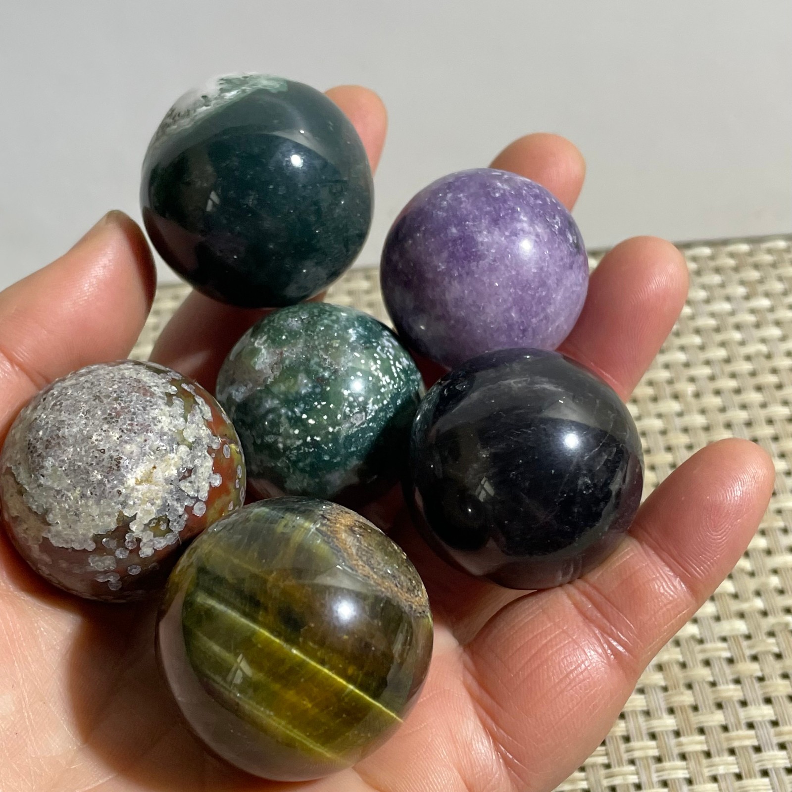 6pcs 256g Multiple combinations of damaged stones