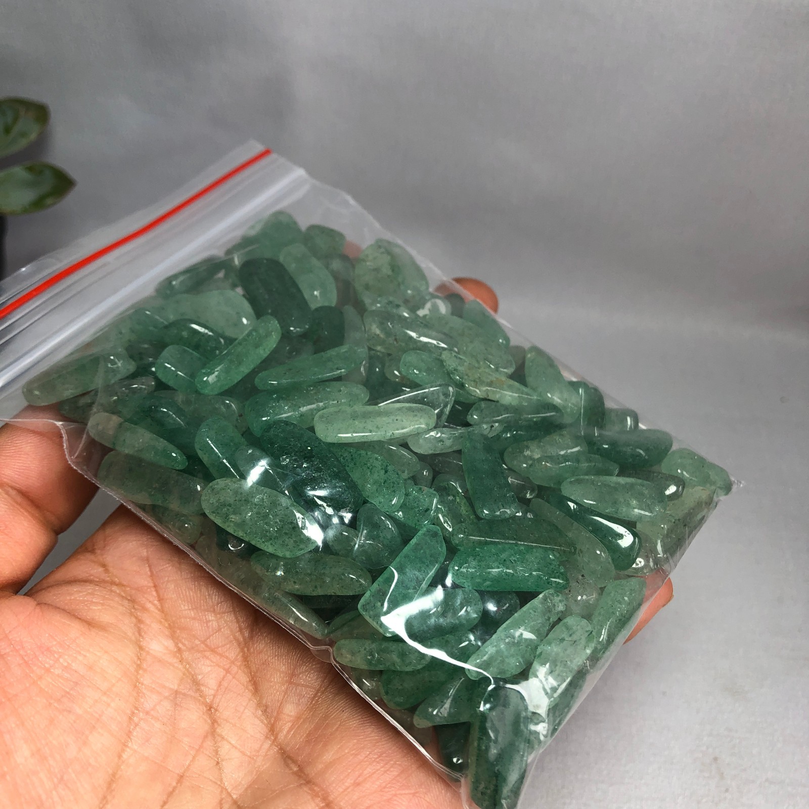 204g Natural green Strawberry Quartz crystal gravel fish tank decoration g8097