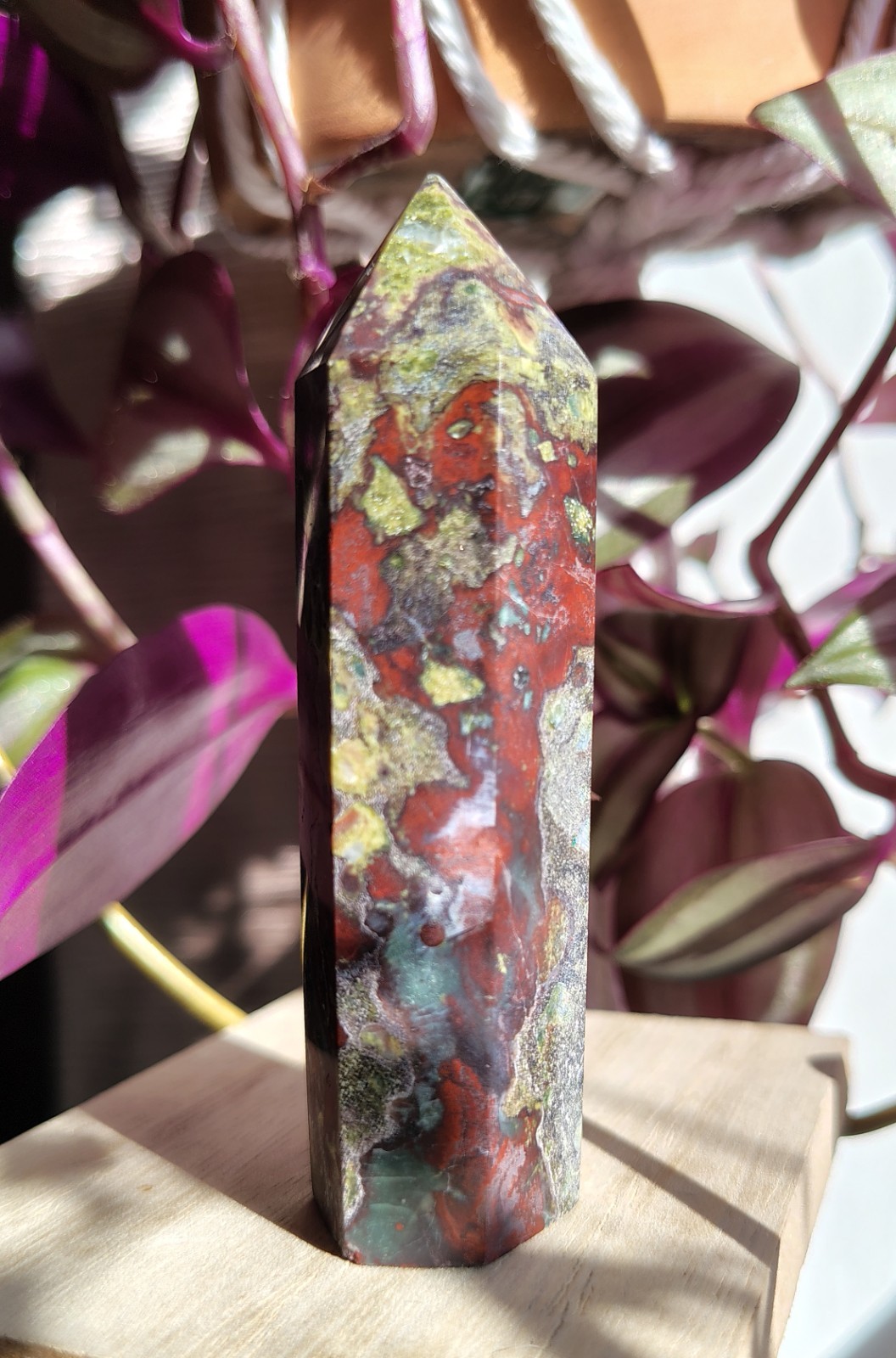Dragon Bloodstone Tower Point (90g)