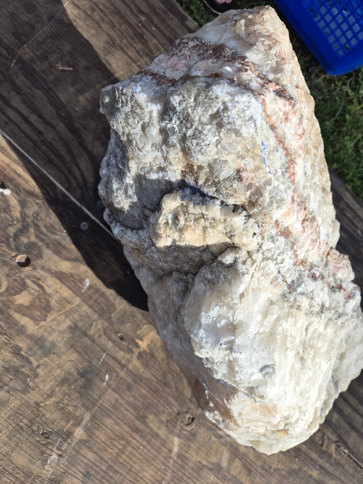 100lb QUARTZ STONE