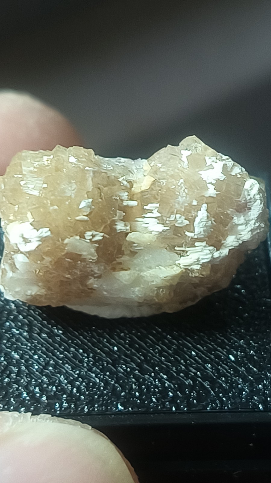 Brown Fluorescent Fluorite With Barite From Kentucky Usa