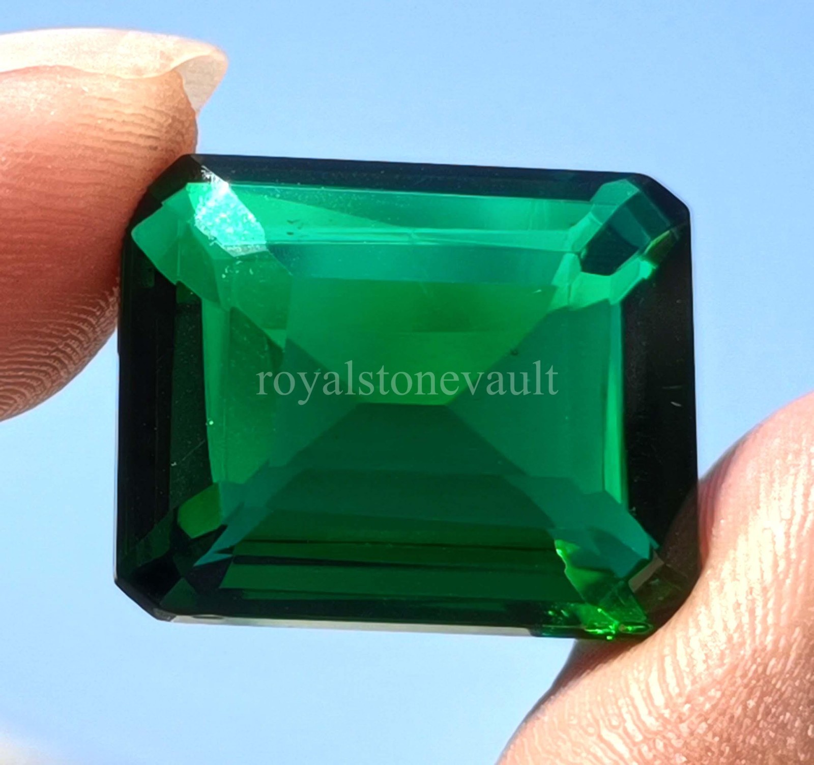 IGL Certified Emerald Shape 27.90 Ct Natural Green Emerald Loose Gemstone 5ISR