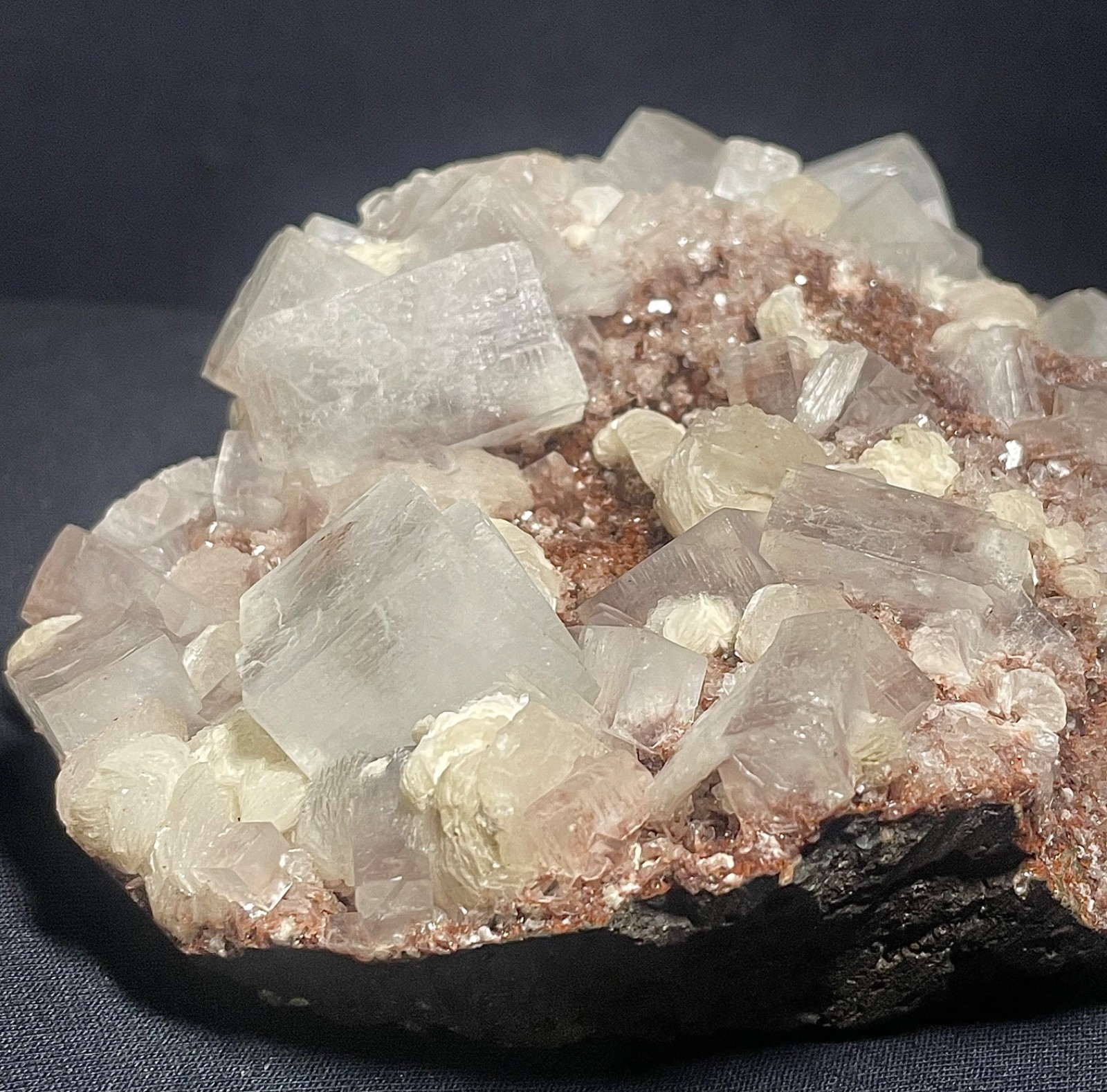 Apophyllite cubes w/ quartz on redox surface crystal mineral 926 gr