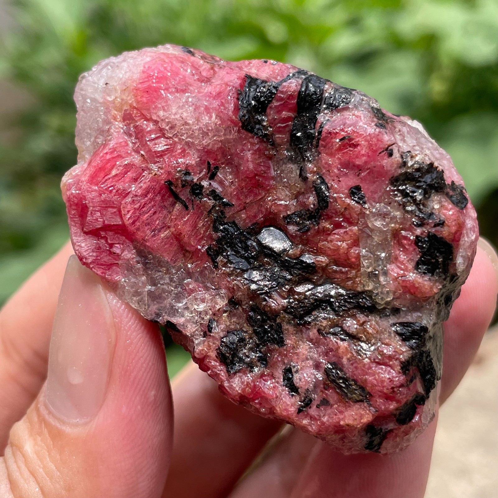 114g Small Raw Ore Red Black Rhodonite Quartz Gemstone Mineral Specimen