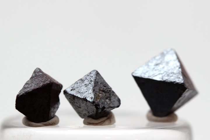Magnetite Specimen Octahedron Crystal Cluster Mineral BRAZIL w/ Case & ID card