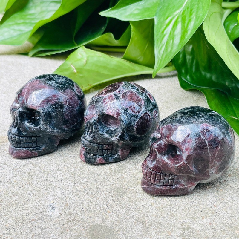 2″ Natural Garnet Skull Hand carved Quartz Skull Crystal Reiki Healing 1pc
