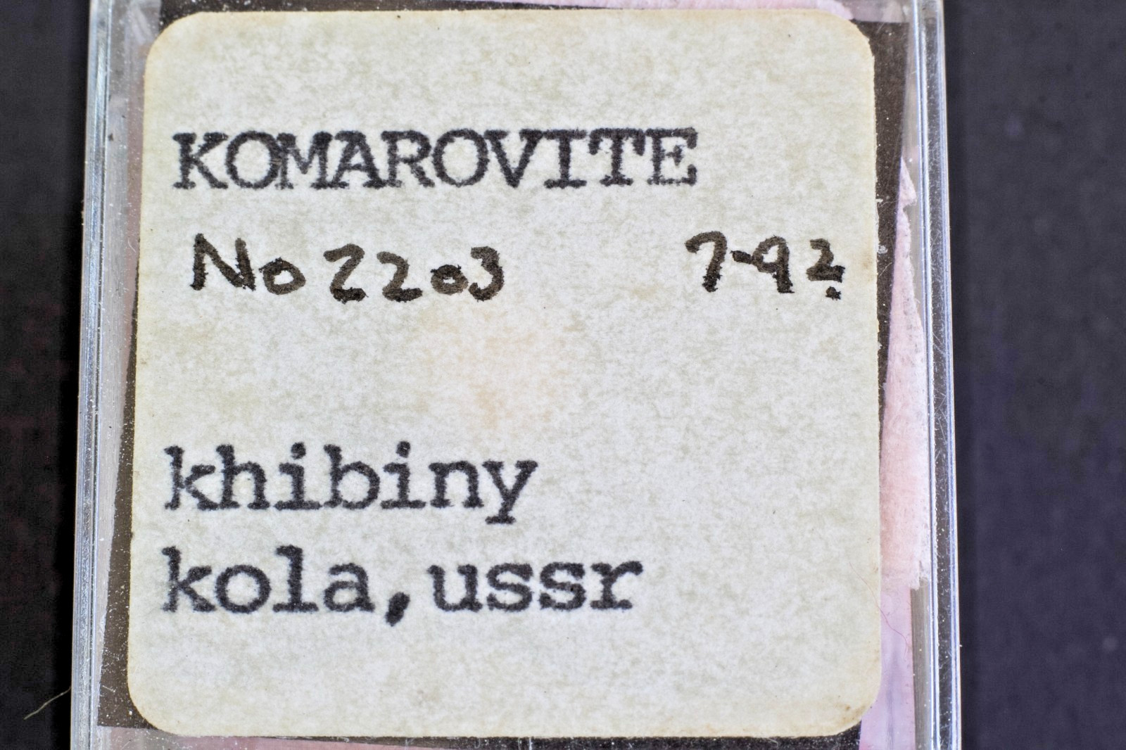 Komarovite: Khibini Massif, Murmansk Oblast, Kola Peninsula Russia-Micromount